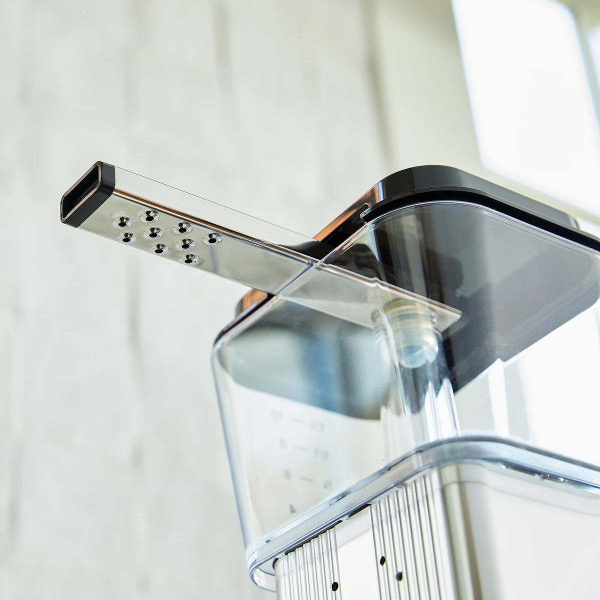9-Hole Outlet Arm